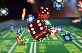Pengguna membaca slot panda di ponsel
