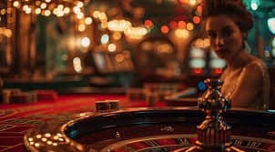 Pengguna membaca slot Apollo di ponsel